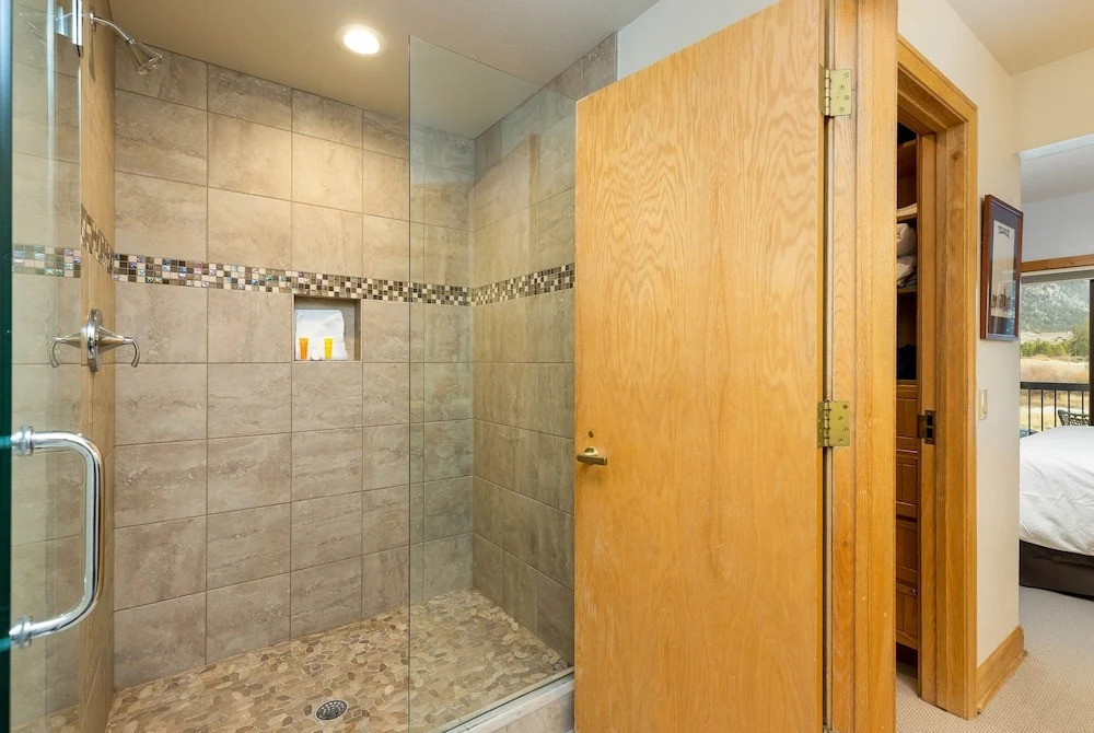 2705 Chateaux DMont