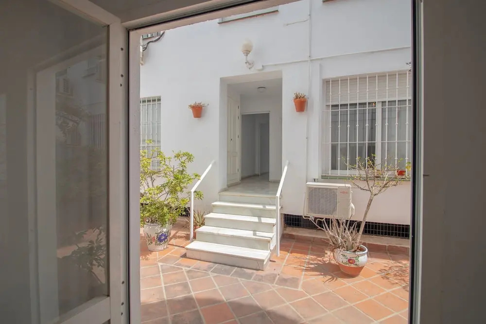 Cosy 1 Bedroom Calle Victoria