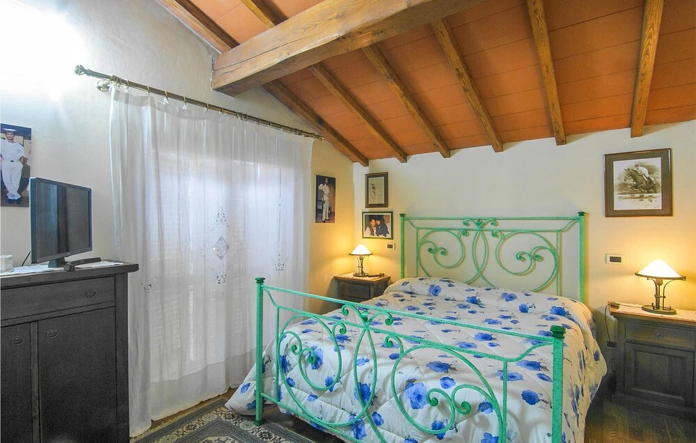 Stunning Home in Pietrasanta With Wifi, 3 Bedrooms and Outdoor Swimming Pool