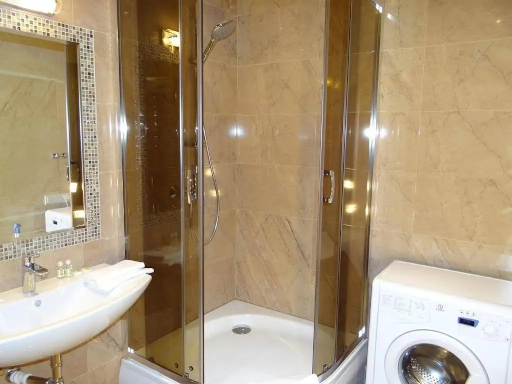 Apartlux Apartments