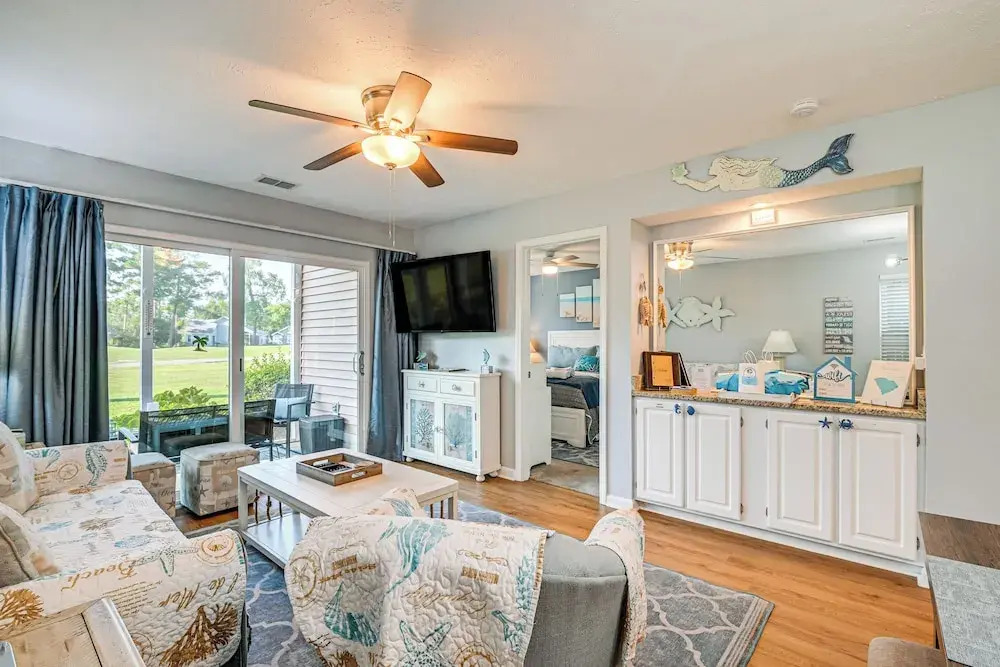 1st-floor Condo w/ Pool on Intracoastal Waterway!