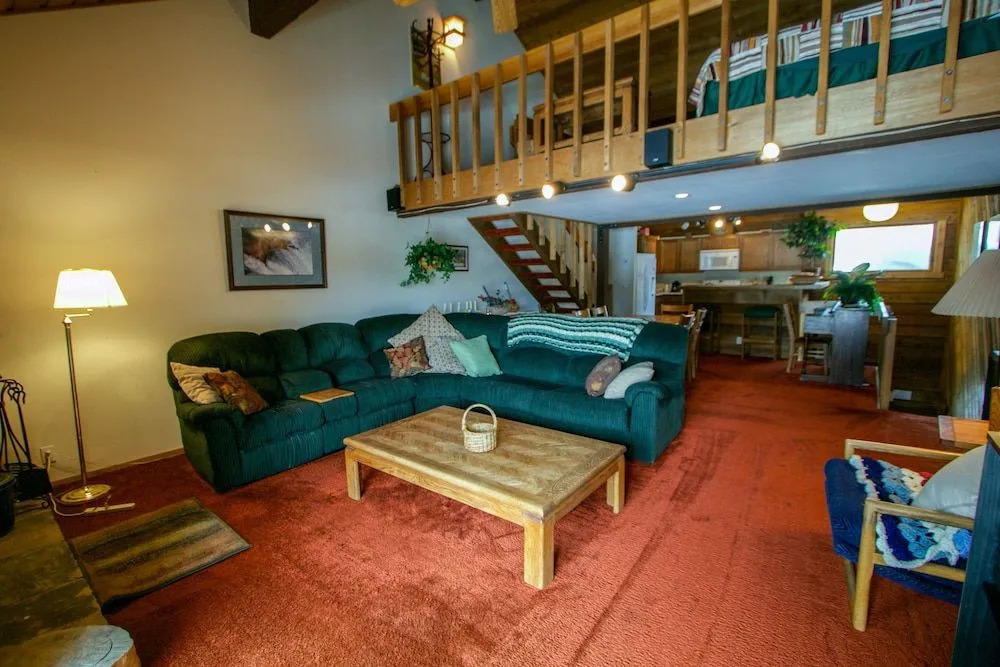 Snowcreek II #308 3 Bedrooms 2 Bathrooms Condo