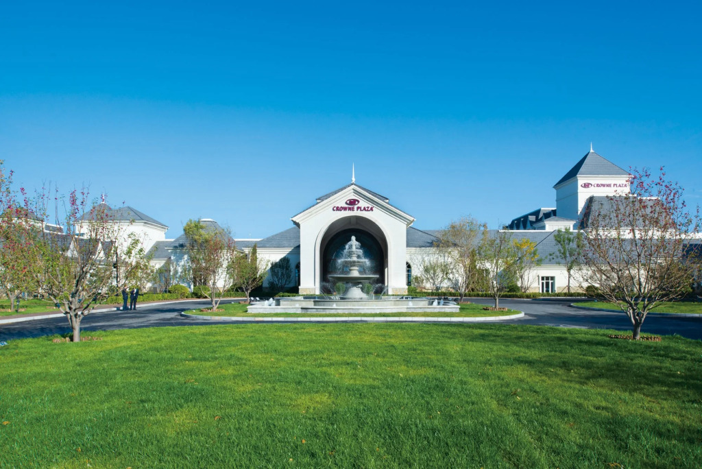 Crowne Plaza Huailai by IHG