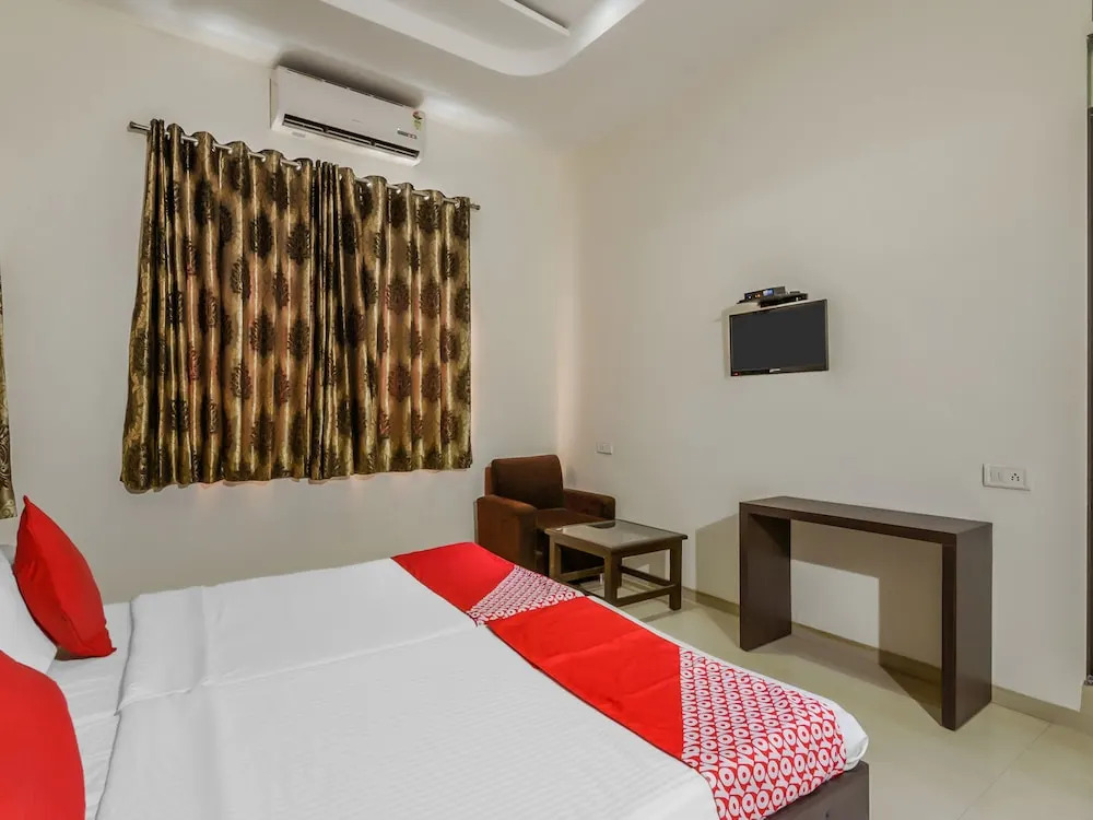 OYO 22349 Hotel Rainbow Inn