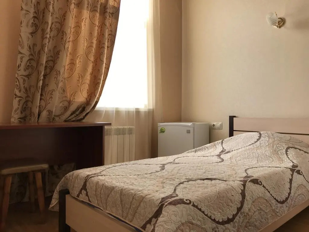 Леона