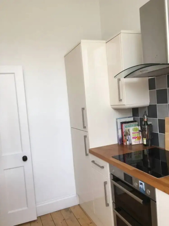 2 Douglas Crescent