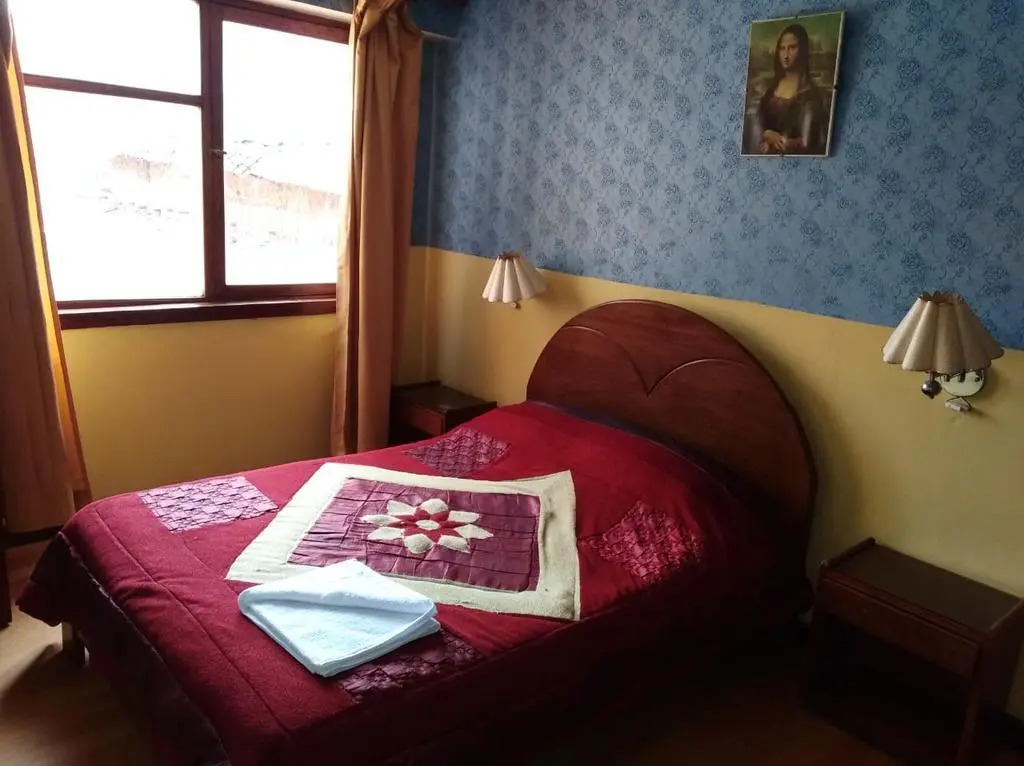 Alejandros Hotel