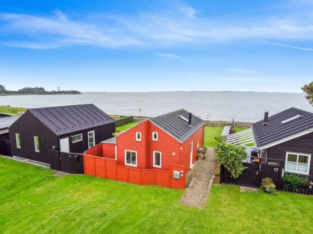 "Evelin" - 20m from the sea in Funen