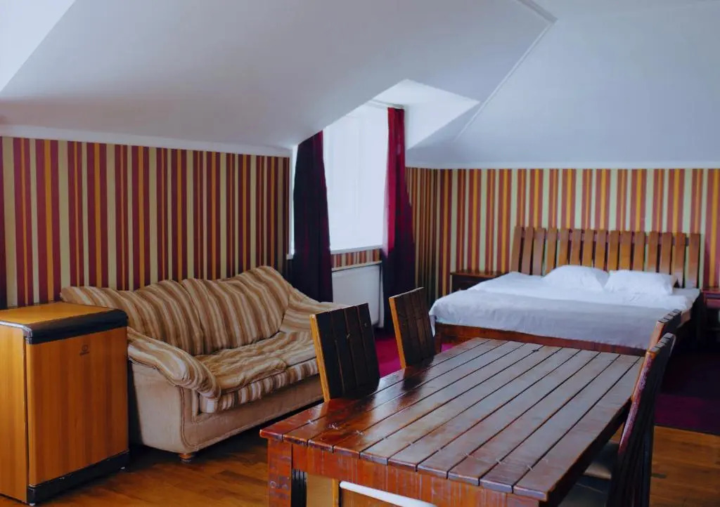 Grebenky Hotel