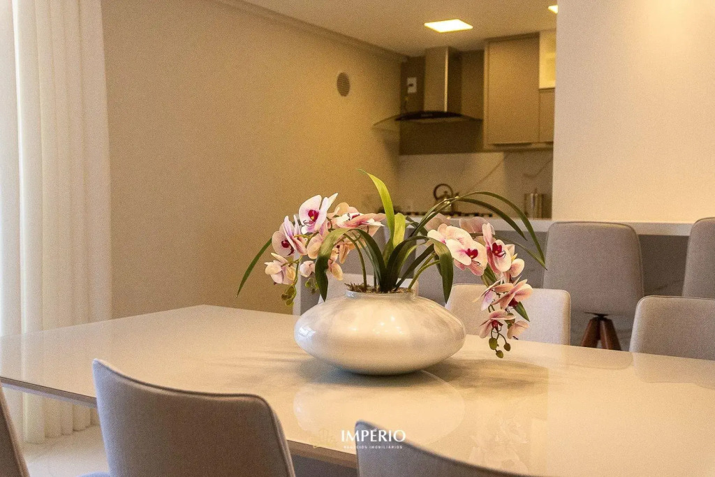 511A - Luxuosa Cobertura na praia de Bombas