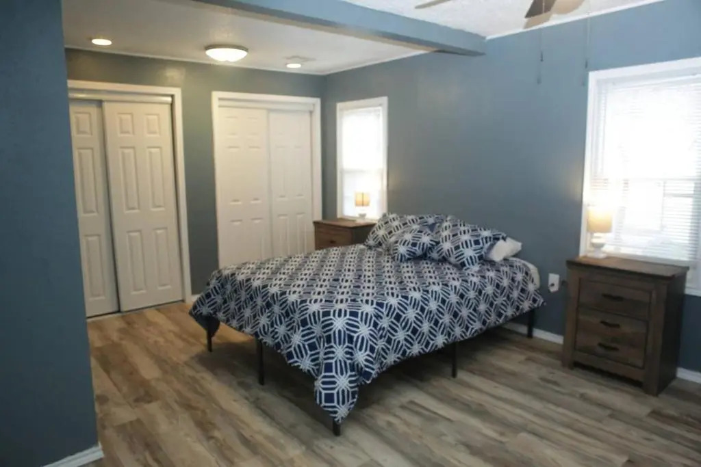 1 Bedroom with a Fireplace Close To Base