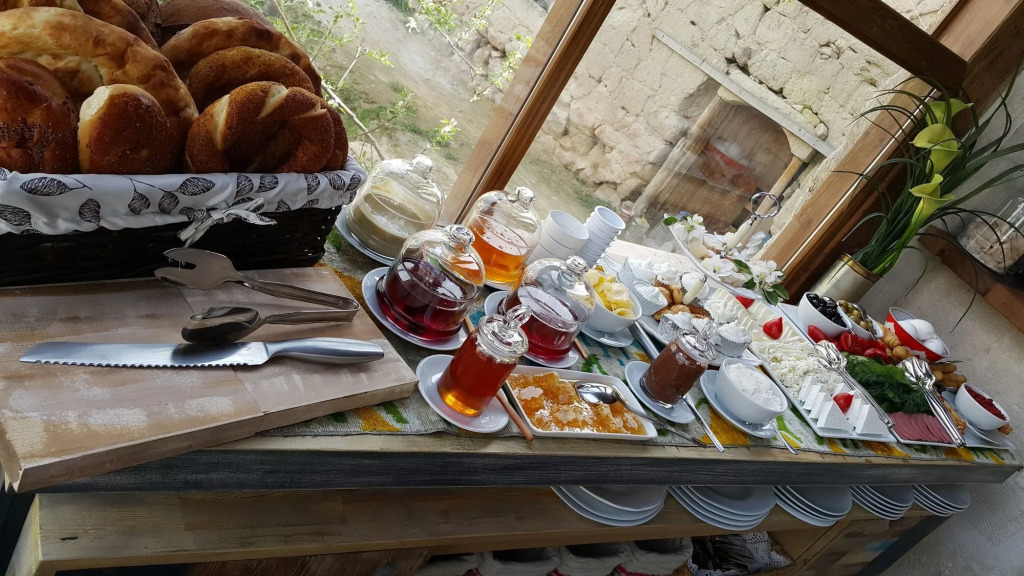 Elaa Cave Hotel