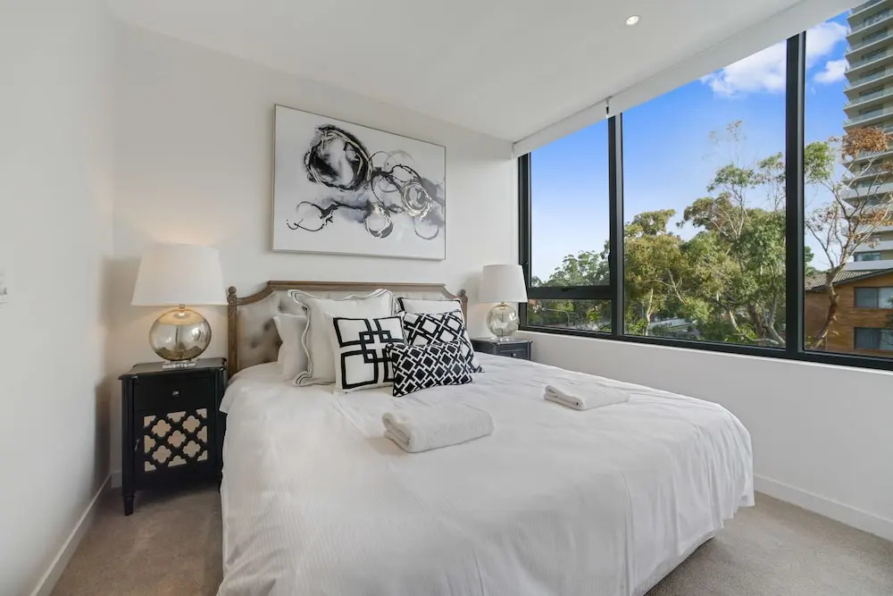 New Luxury Apartment Walking to Shops & Cinema