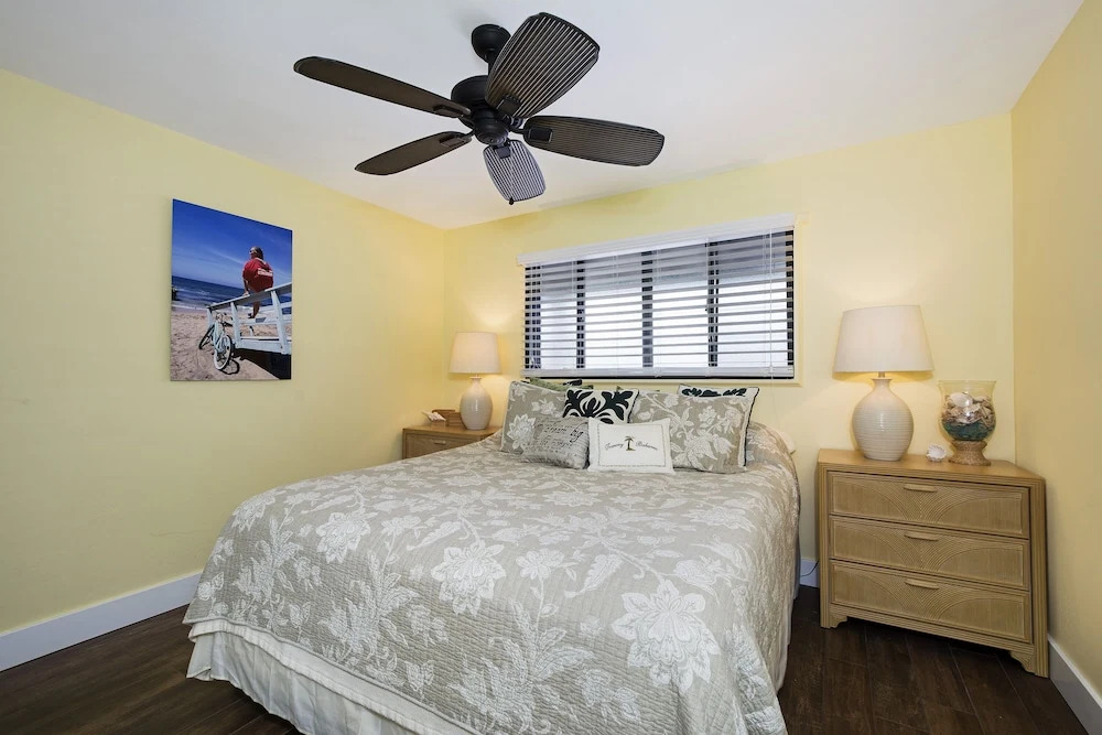 Kona Nalu 304 2 Bedroom Condo