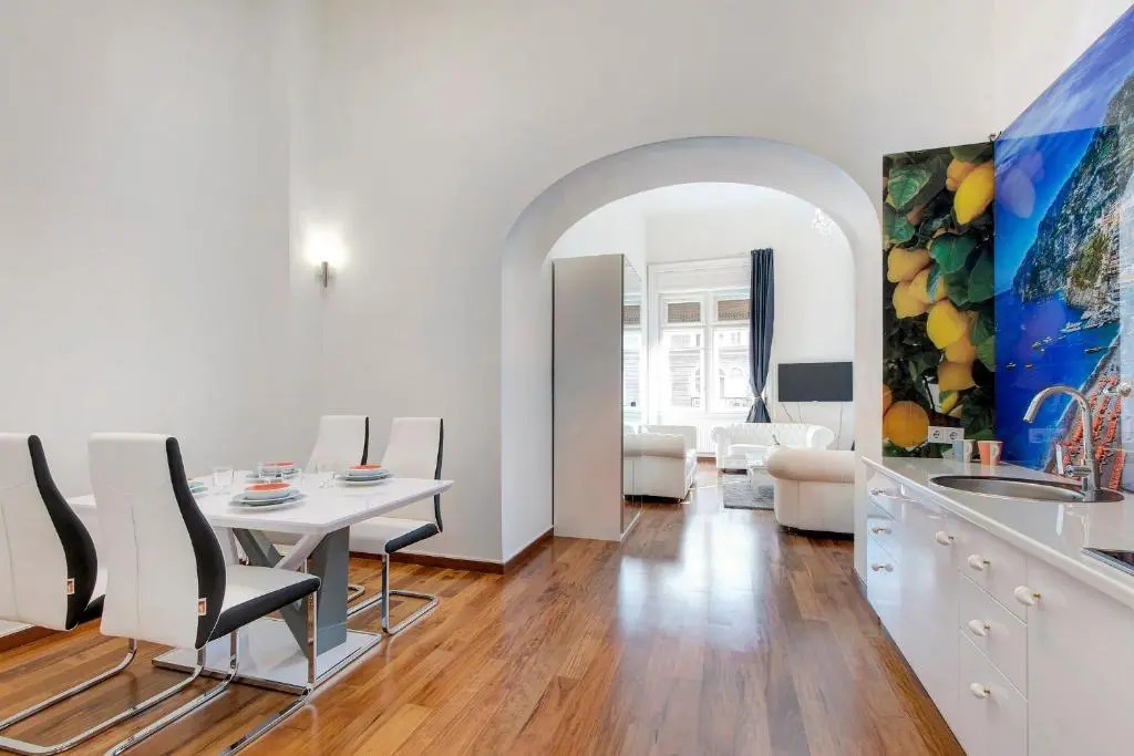 Royale Apartment