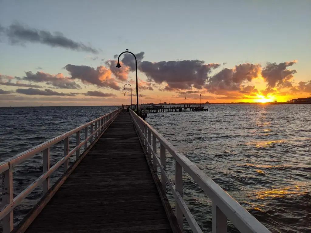 StayCentral - Spacious Seaviews Port Melbourne