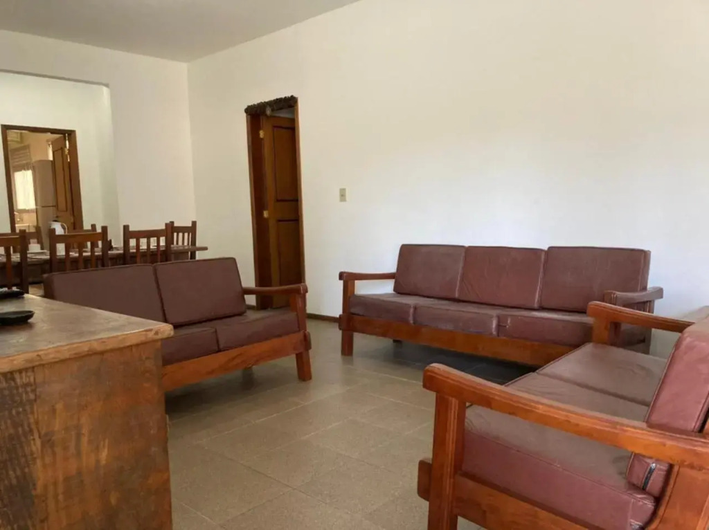 Cabo Frio - Praia do Forte - Apto 130 m2 na beira da praia, com ar condicionado