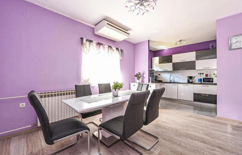 Amazing Home in Zadar with Hot Tub, Sauna & WiFi