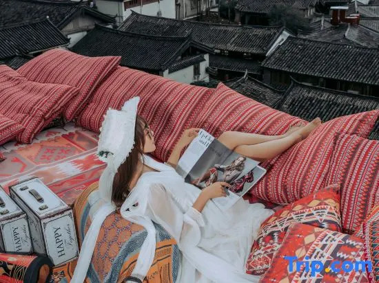 Lijiang Ancient City Meets Jiaren · White Horse Light Luxury · Snow Mountain View Homestay
