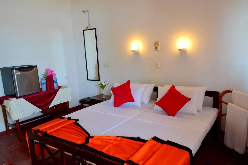 New SeaSide Inn Hikkaduwa
