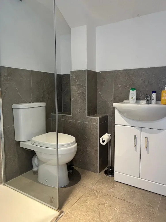 Liverpool Waterfront Stay, excellent location , parking available