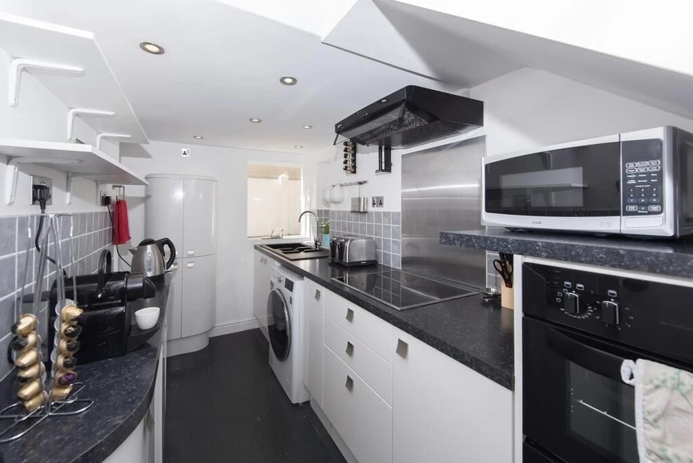 Seafront Walk Garden Apartment