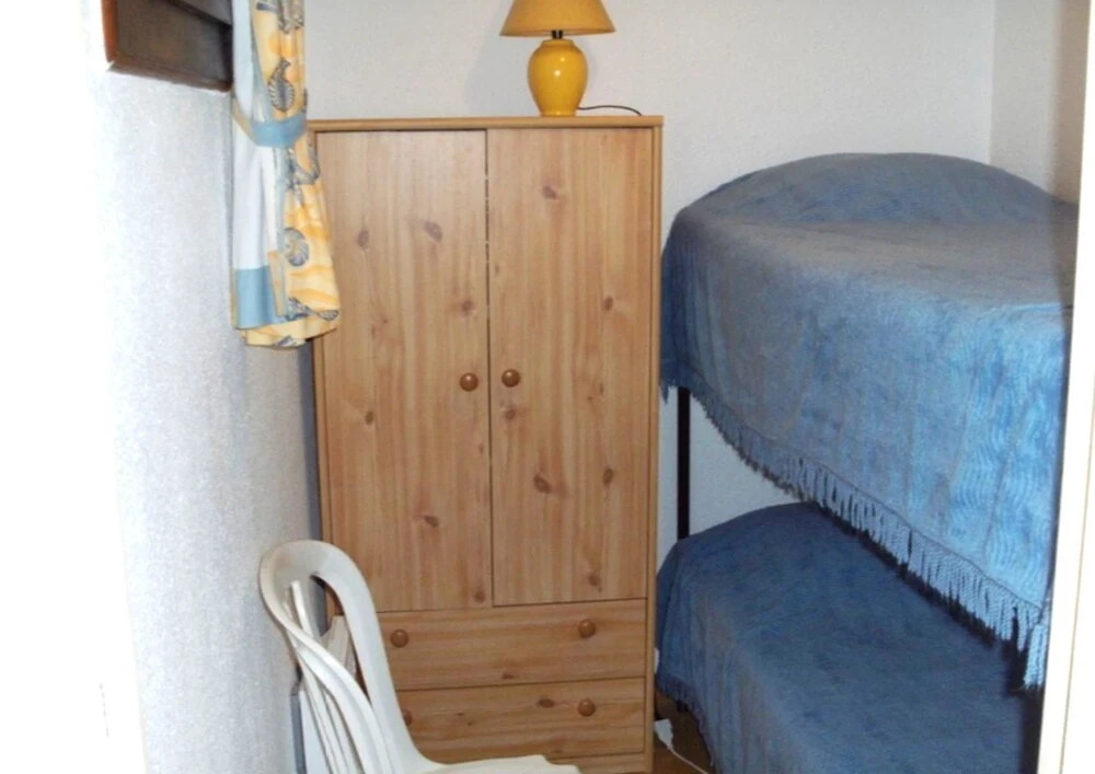 CANET Plage appartement vue latérale mer, 1 chambre , WIFI, climatisation, parking sécurisé couvert