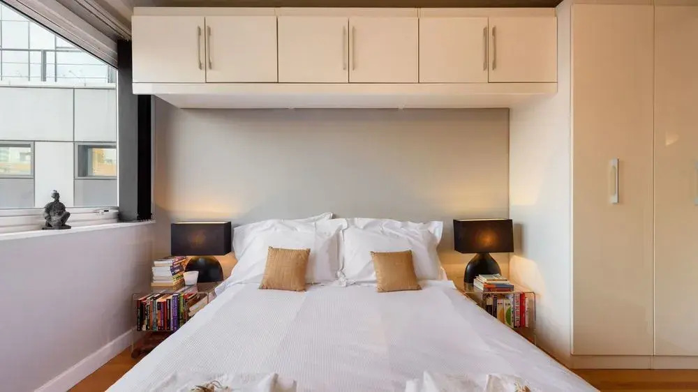 Convenient Oxford Street 1BR Flat