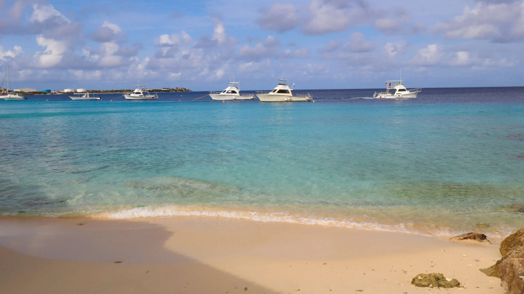 Divi Flamingo Beach Resort