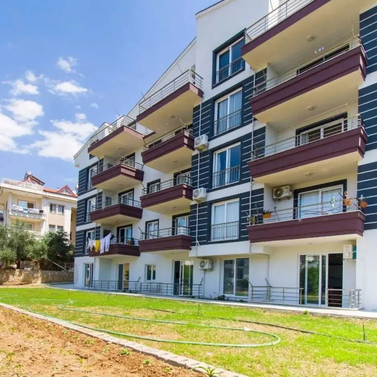 Ayilmaz Apart