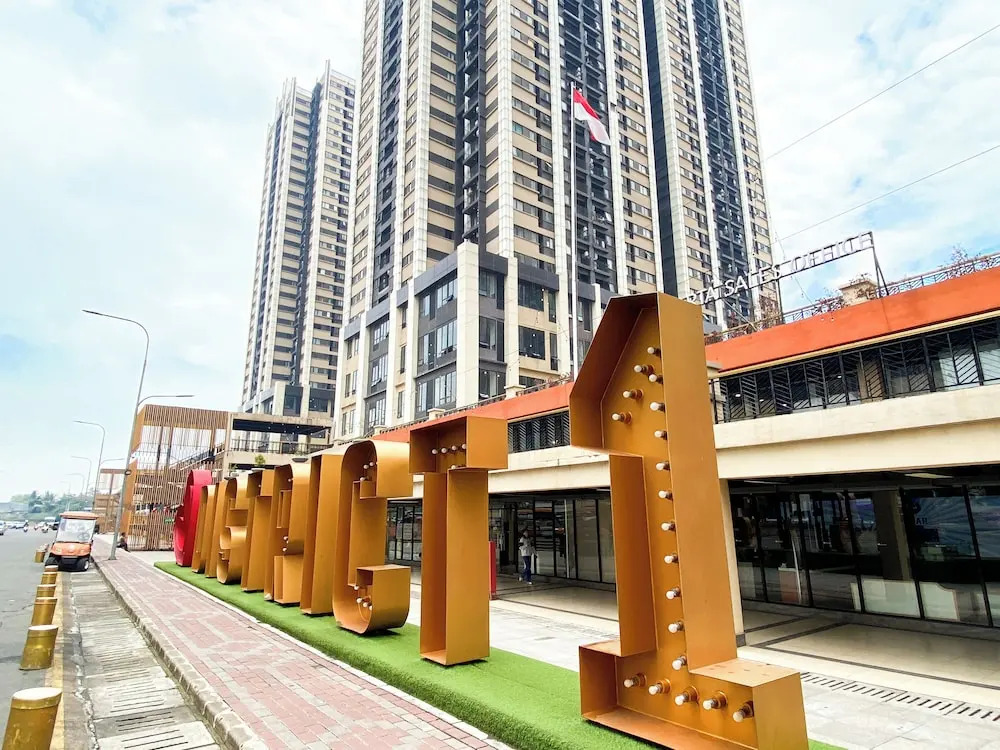 Good Place And Homey Studio Meikarta Apartment