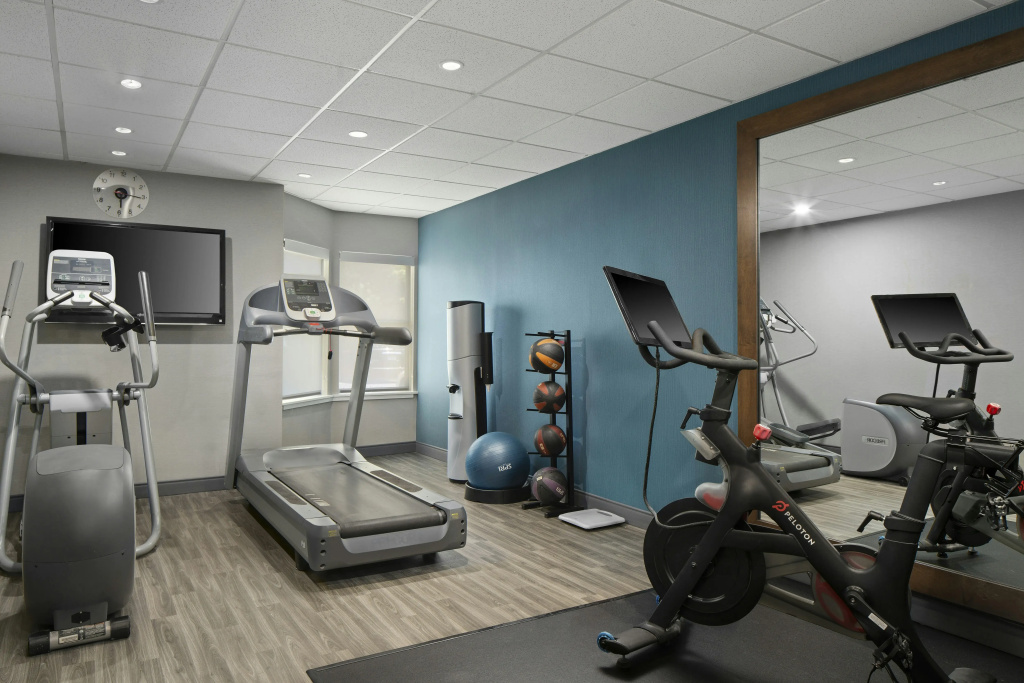 Hampton Inn & Suites Newport News-Airport - Oyster Point Area