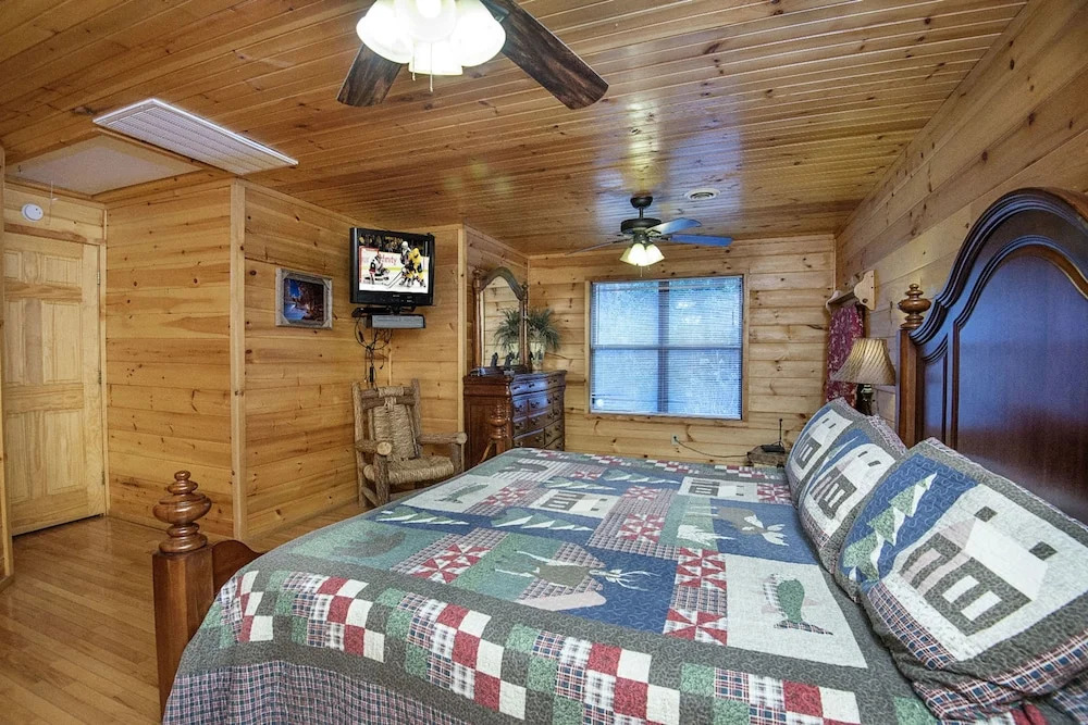 Homespun Hospitality by Heritage Cabin Rentals
