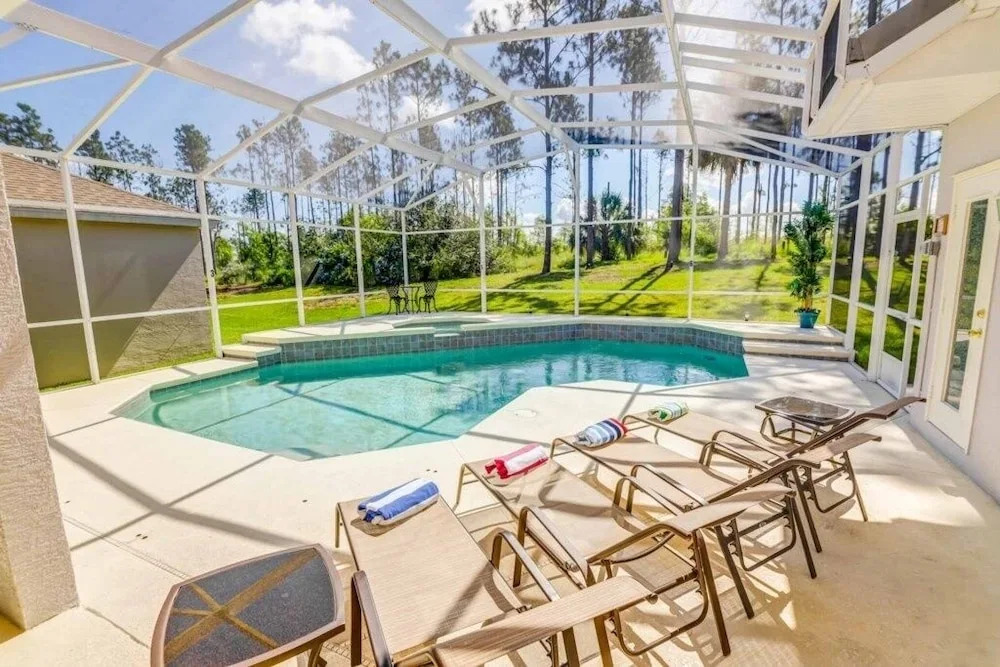 5 Star Surprise! No Rear Neighbors In Pool Area! Home