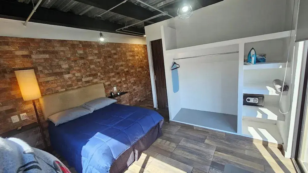 R04 Habitación Equipada STV WIFI Parking