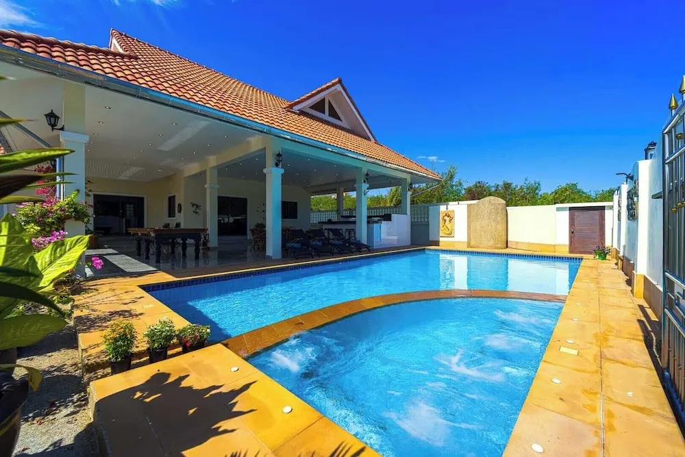 Private 3 Bedroom Pool Villa PV7