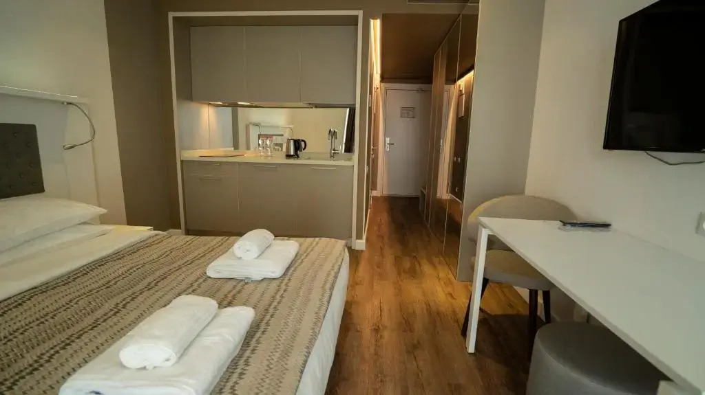 Leo Group Luxury Apartment 18-28 Alliance Palace