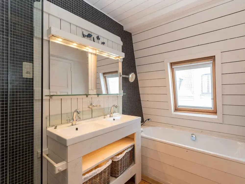 Seaside Charm & Privacy