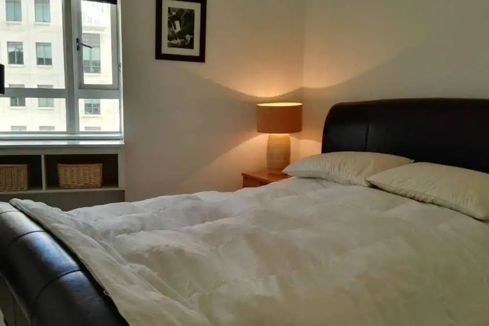 Modern 2 Bedroom Apartment With Balcony in Canary Wharf