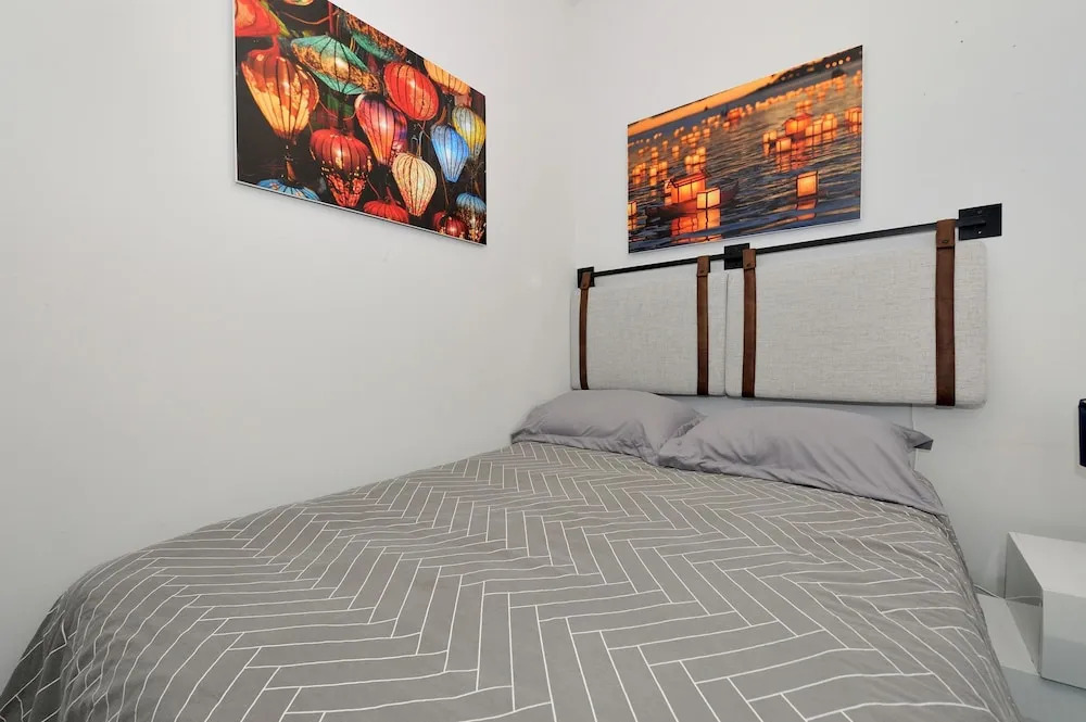 Midtown West Furnished 3 Bedroom Apartment