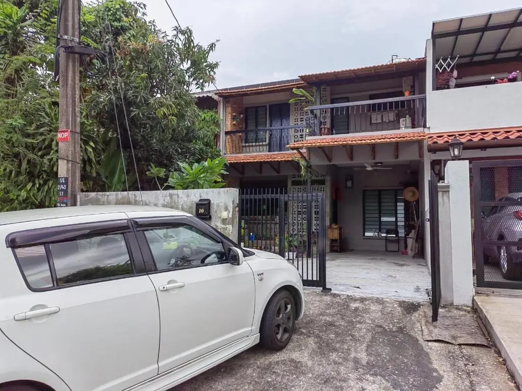 GENIEHOME No10 CLASSIC HOME 5BR6B free Wifi at SS2 PJ