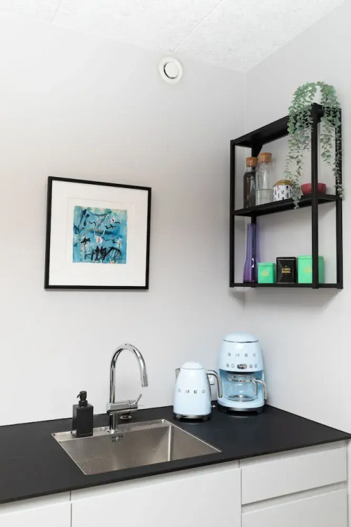Charming Artistic Retreat | Panoramic View
