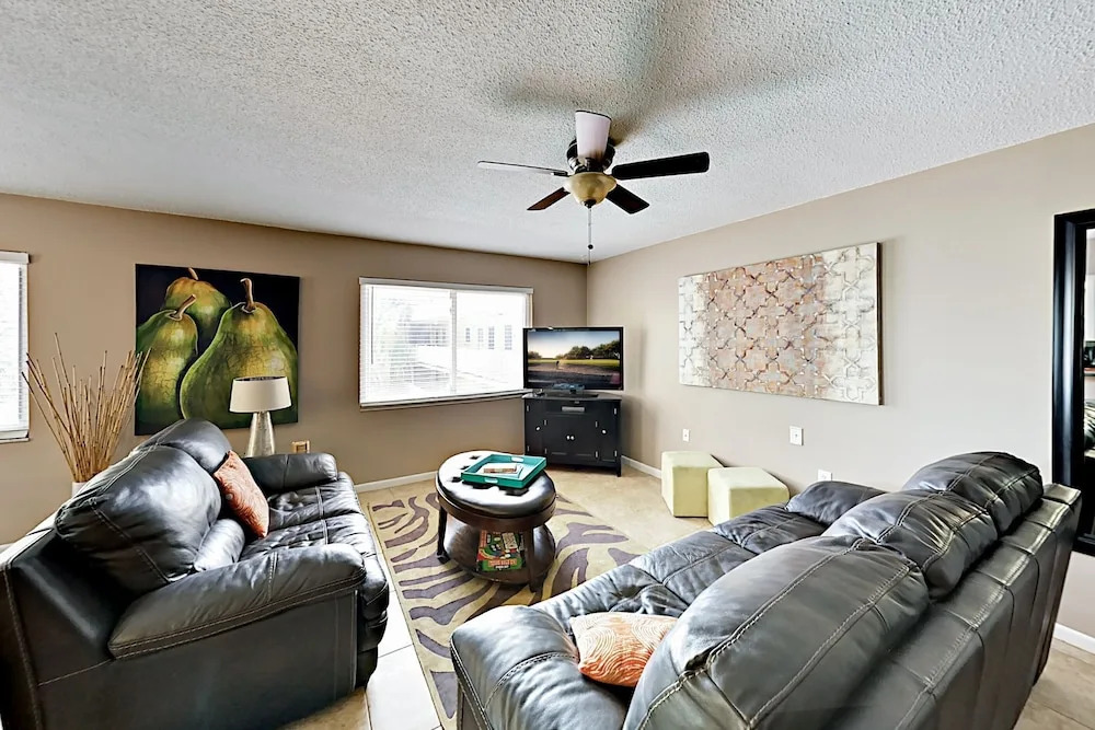 Waves 20 Condo - 2 Br condo by RedAwning