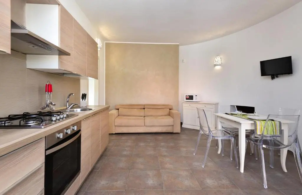 Damavi Suite