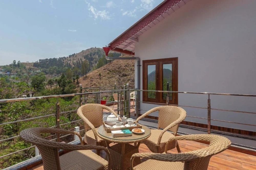 Alaya Stays Amara Dusk 4BHK Villa in Nainital
