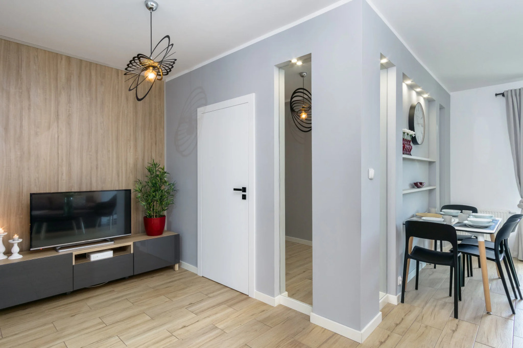 Bright and sunny 4 rooms apartment