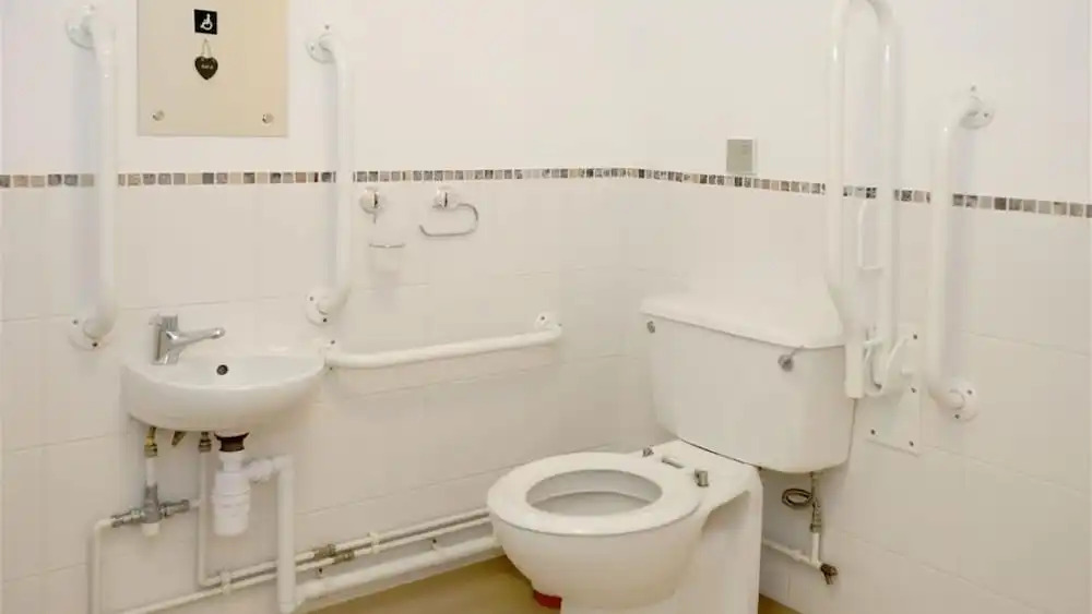 Great House for Large Groups, Lots of Space and Large Garden