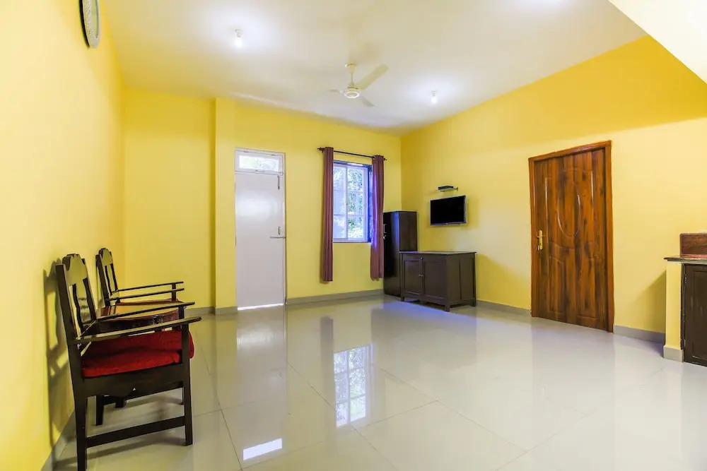OYO 18716 Babiz Inn