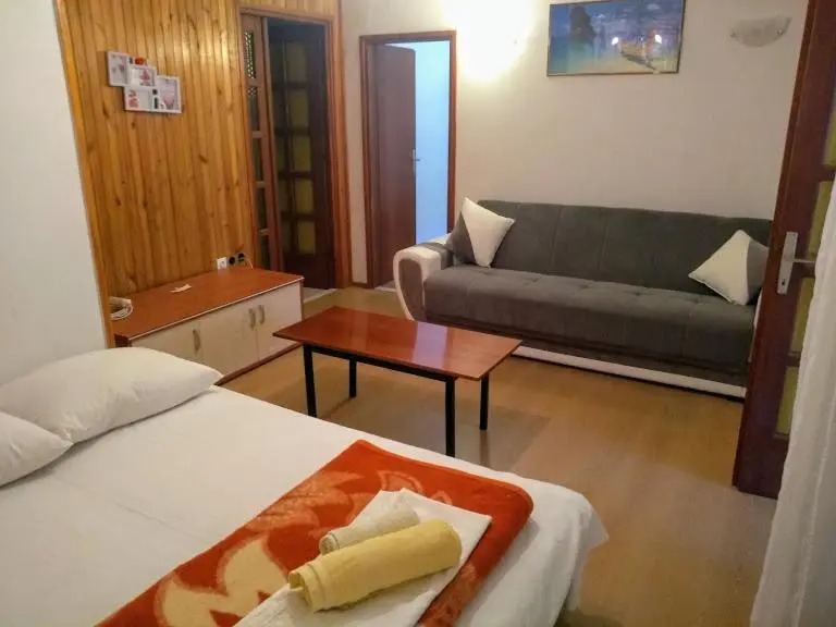 Apartment Curri