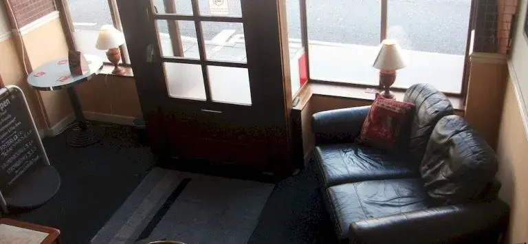 Middlegate Hotel